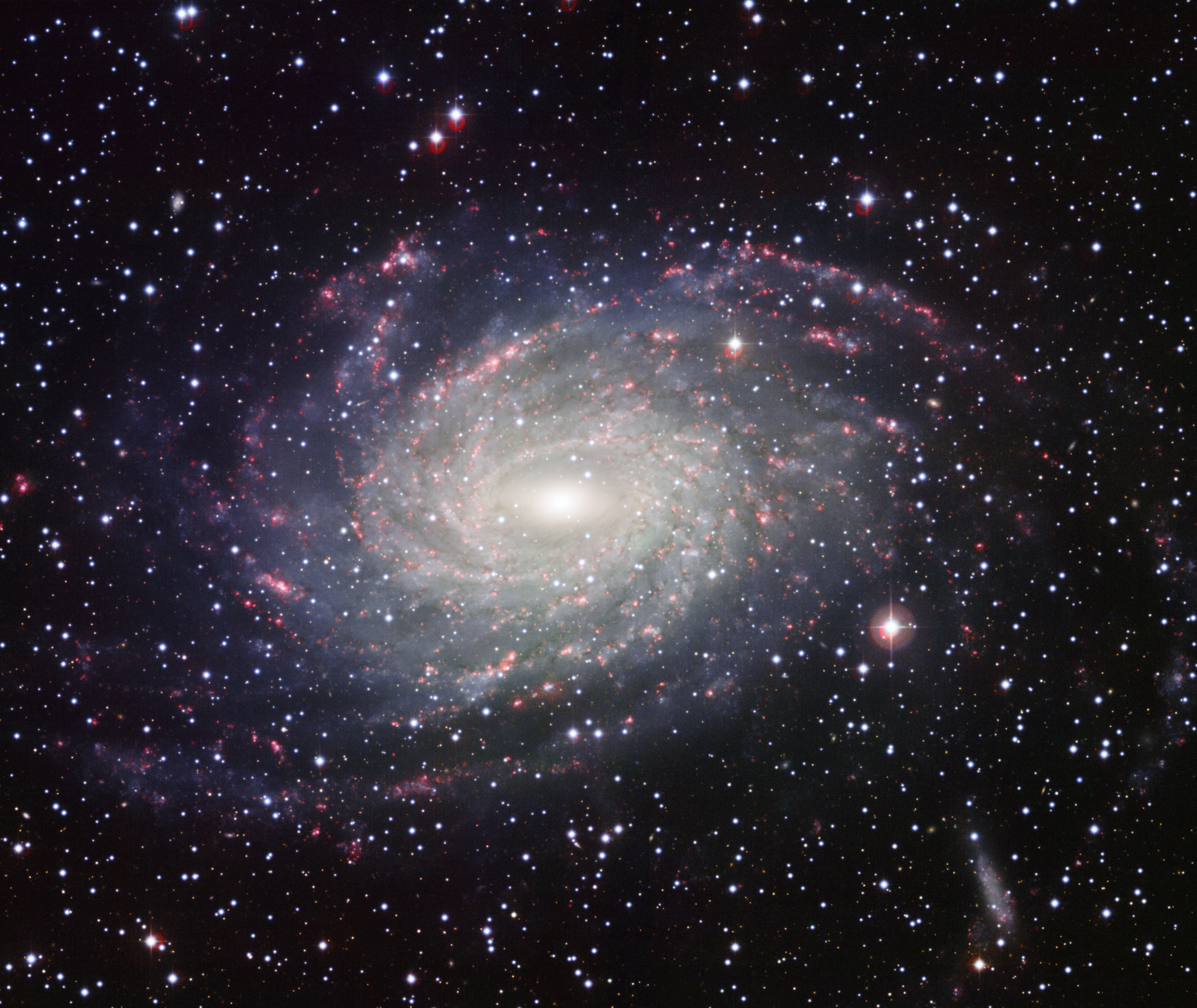 <span style="font-size:16px;position:relative;top:-50px">渦巻銀河 NGC 6744([ESO](https://www.eso.org/public/unitedkingdom/images/eso1118a/)</span>